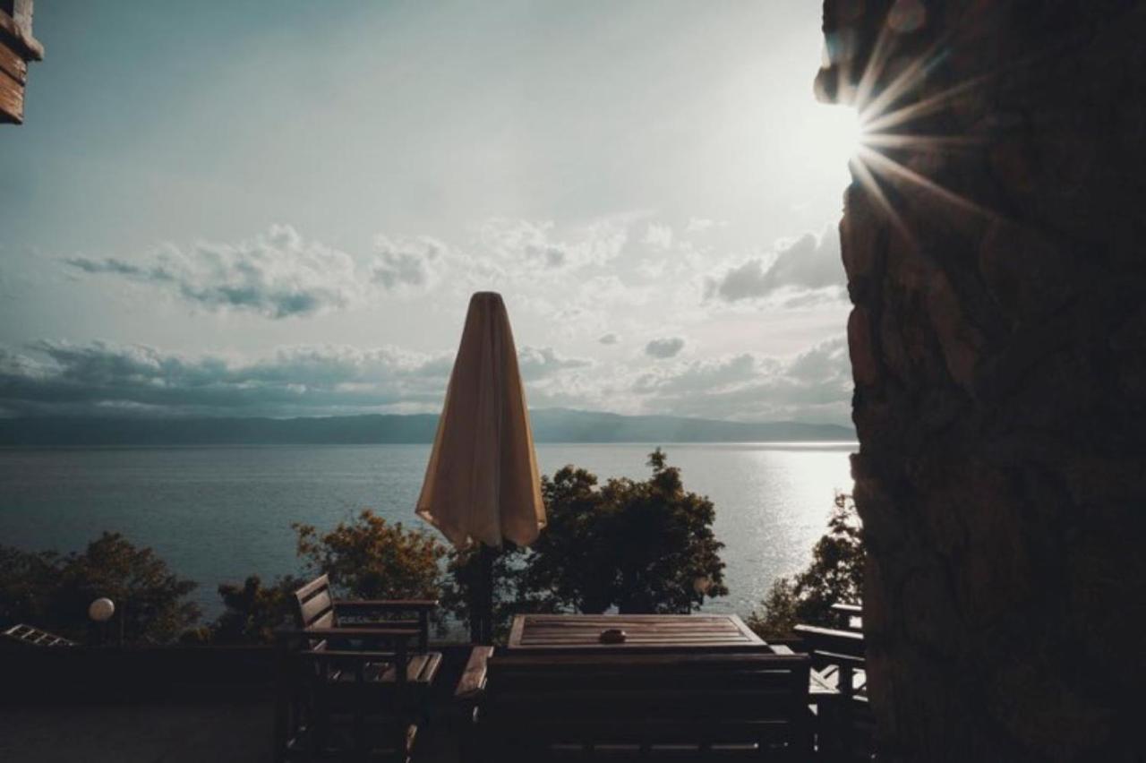 Robinson Sunset Guest House Lagadin Eksteriør bilde