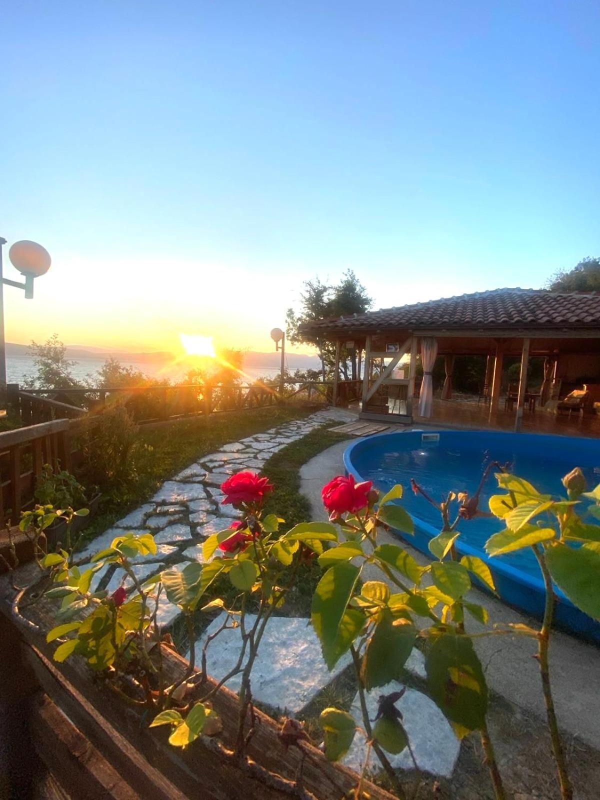 Robinson Sunset Guest House Lagadin Eksteriør bilde